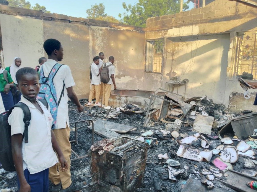 Cameroun : Les actes de naissance et les diplômes des élèves du Lycée technique de Garoua Bibemire consommés par des flammes Cameroun : Les actes de naissance et les diplômes des élèves du Lycée technique de Garoua Bibemire consommés par des flammes