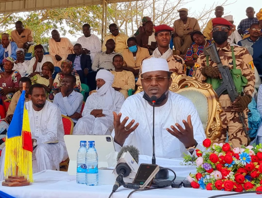 Tchad : le gouverneur du Moyen-Chari tient une rencontre d’évaluation de ses 14 mois à la tête de la province Tchad : le gouverneur du Moyen-Chari tient une rencontre d’évaluation de ses 14 mois à la tête de la province