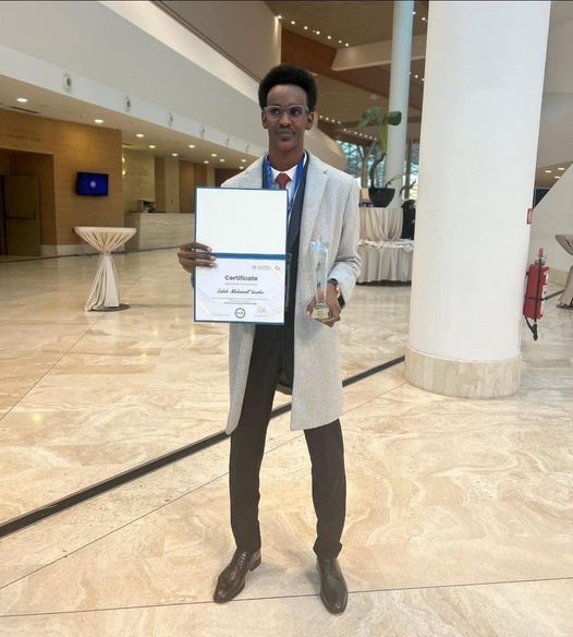 Tchad : Le Tchadien Saleh Mahamat Issaka remporte le prix de meilleure startup Africaine Tchad : Le Tchadien Saleh Mahamat Issaka remporte le prix de meilleure startup Africaine