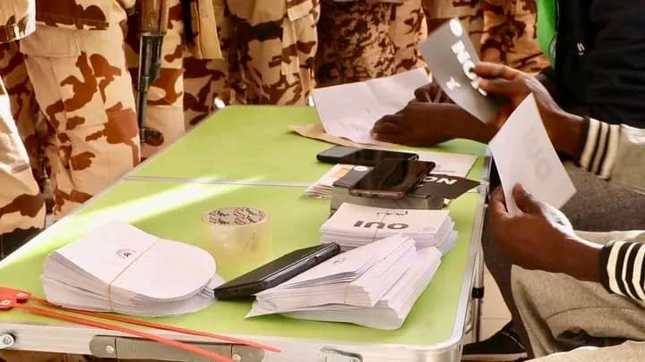 Tchad: Référendum constitutionnel : : Les militaires votent à Amdjarass Tchad: Référendum constitutionnel : : Les militaires votent à Amdjarass