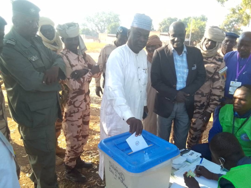 Tchad : vote des militaires pour le Référendum constitutionnel à Bébédjia Tchad : vote des militaires pour le Référendum constitutionnel à Bébédjia