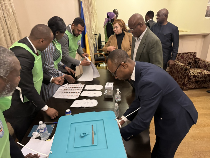 Tchad : Les Tchadiens résidant en France ont unanimement manifesté leur participation au scrutin du référendum Tchad : Les Tchadiens résidant en France ont unanimement manifesté leur participation au scrutin du référendum