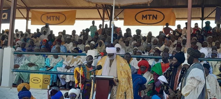 Cameroun : le nouveau Lamido de Maroua effectue sa première sortie sur scène depuis son intronisation Cameroun : le nouveau Lamido de Maroua effectue sa première sortie sur scène depuis son intronisation