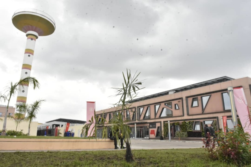 Une vue du centre commercial " Brazza Mall" Une vue du centre commercial " Brazza Mall"