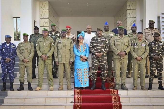 Niger : la militante panafricaniste Nathalie Yamb reçue en audience par le Président de la transition Niger : la militante panafricaniste Nathalie Yamb reçue en audience par le Président de la transition