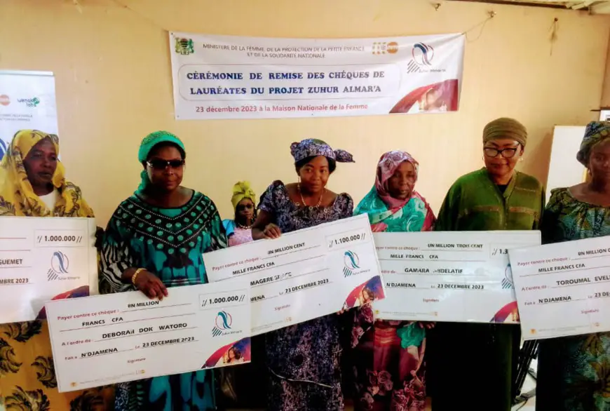 Tchad : remise de chèques aux lauréates du projet Zouhour Almara pour l'autonomisation des femmes