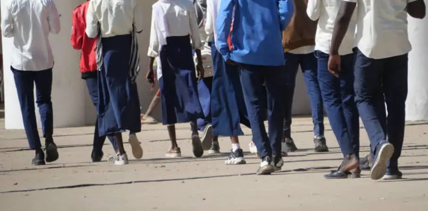 Fêtes de fin d'année : Les jeunes garçons en "mode avion" Fêtes de fin d'année : Les jeunes garçons en "mode avion"