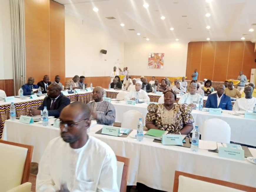 Tchad : le ministère de l'Enseignement supérieur tient un conseil d'administration Tchad : le ministère de l'Enseignement supérieur tient un conseil d'administration