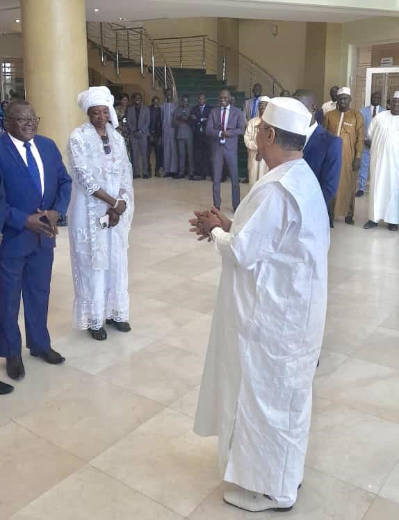 Tchad : Un accueil chaleureux réservé l'Ambassadeur Mahamat Saleh Annadif, ainsi qu’à Mme Kassire Isabelle Housna suite à leur nomination dans le gouvernement de la 5ème République Tchad : Un accueil chaleureux réservé l'Ambassadeur Mahamat Saleh Annadif, ainsi qu’à Mme Kassire Isabelle Housna suite à leur nomination dans le gouvernement de la 5ème République
