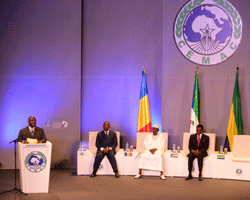 Boko Haram : "L’initiative du Tchad mérite les compliments de toute la Communauté" (Ali Bongo) Boko Haram : "L’initiative du Tchad mérite les compliments de toute la Communauté" (Ali Bongo)