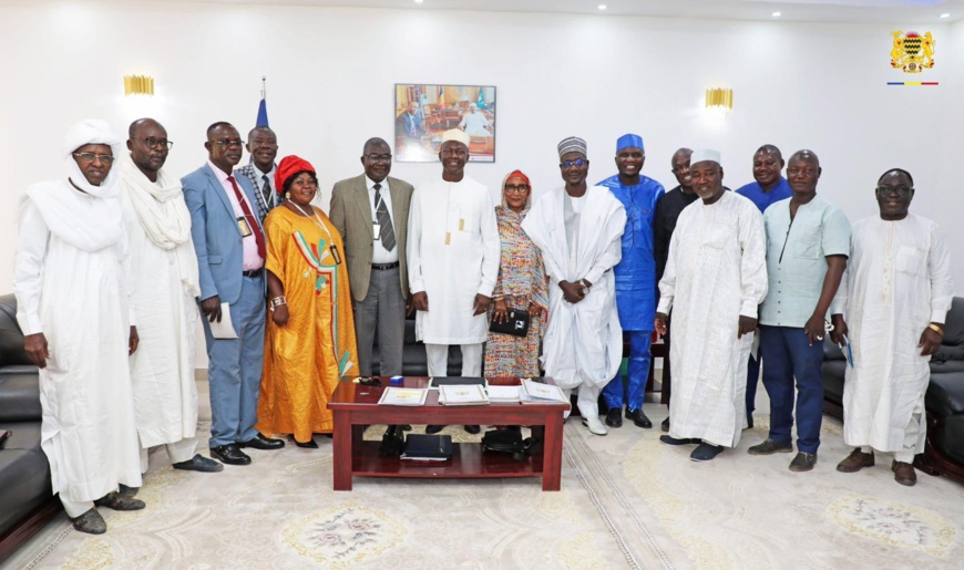 Tchad : le premier ministre a reçu le comité de crise des enseignants Tchad : le premier ministre a reçu le comité de crise des enseignants