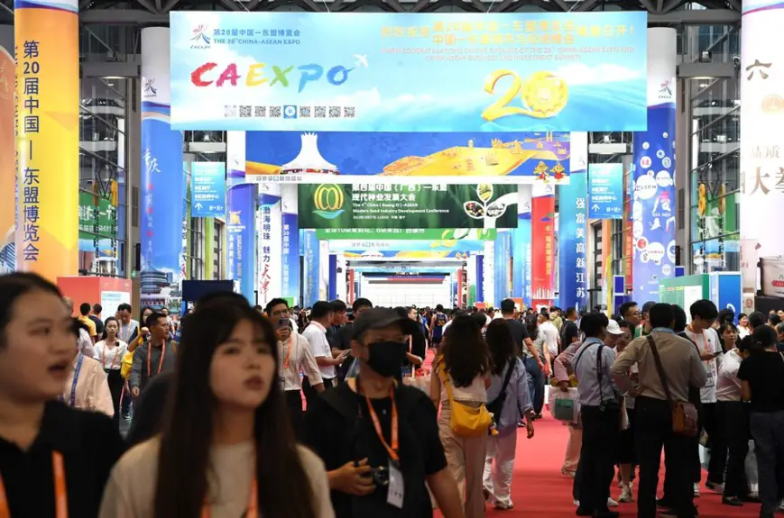People visit the 20th China-ASEAN Expo at Nanning International Convention and Exhibition Center in Nanning, capital of south China's Guangxi Zhuang Autonomous Region, Sept. 17, 2023. (Xinhua/Zhou Hua)