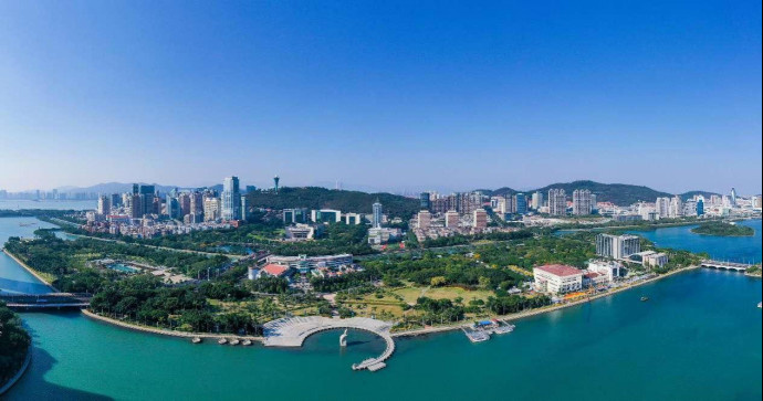 Photo shows the Yundang Lake in Xiamen, southeast China's Fujian province. (Photo by Zhang Qihui)