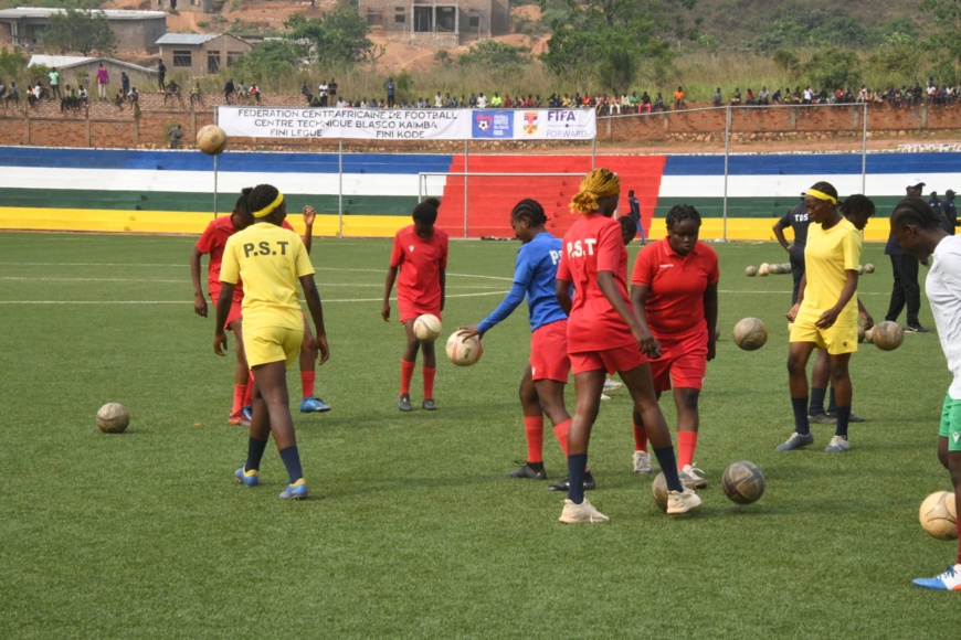 RCA : le président Touadera inaugure un centre technique dédié au football RCA : le président Touadera inaugure un centre technique dédié au football