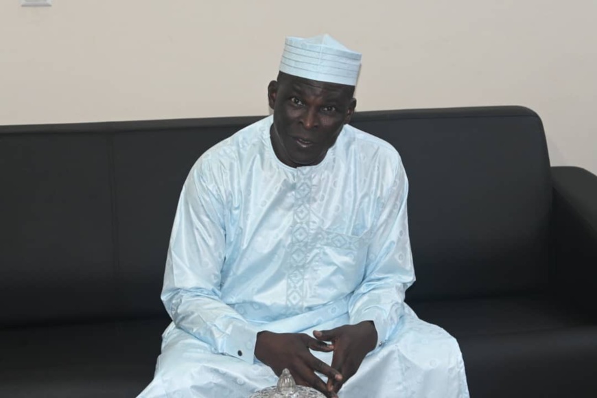 Tchad : le ministre des Télécommunications visite les concessionnaires pour résoudre les problèmes de réseau Tchad : le ministre des Télécommunications visite les concessionnaires pour résoudre les problèmes de réseau