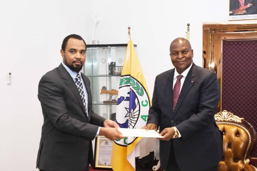 Une délégation tchadienne rencontre le président centrafricain Une délégation tchadienne rencontre le président centrafricain