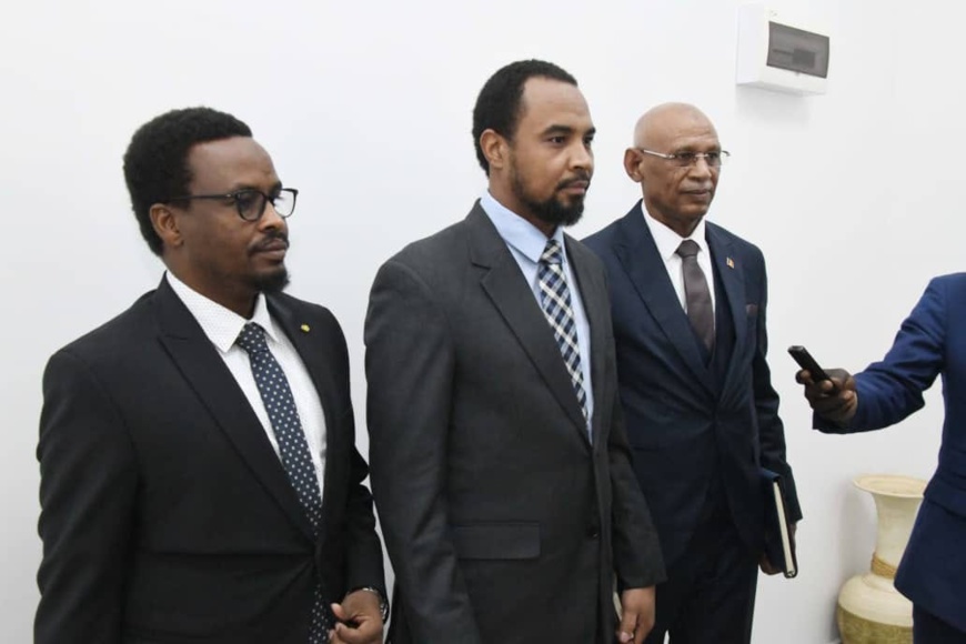 Une délégation tchadienne rencontre le président centrafricain Une délégation tchadienne rencontre le président centrafricain