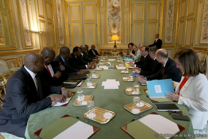 France/Tchad : Le Président Déby se dit "satisfait" des entretiens avec François Hollande France/Tchad : Le Président Déby se dit "satisfait" des entretiens avec François Hollande