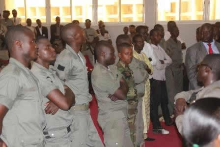 Tchad : Les 14 policiers affirment avoir agit "sur instruction de leurs chefs hiérarchiques" Tchad : Les 14 policiers affirment avoir agit "sur instruction de leurs chefs hiérarchiques"