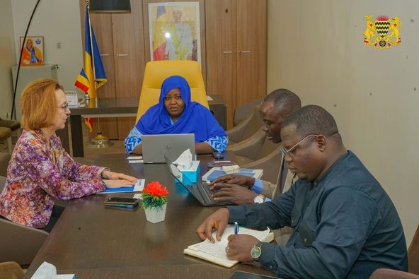 Tchad : La situation des réfugiés et des personnes déplacées au centre d’une rencontre entre le Ministère de l'Action Sociale, de la Solidarité Nationale et des Affaires Humanitaires et le Haut Commissariat des Nations Unies pour les Réfugiés Tchad : La situation des réfugiés et des personnes déplacées au centre d’une rencontre entre le Ministère de l'Action Sociale, de la Solidarité Nationale et des Affaires Humanitaires et le Haut Commissariat des Nations Unies pour les Réfugiés