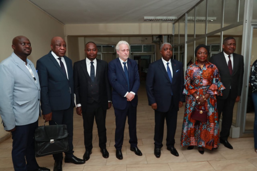 Cameroun : une délégation de TV5 Monde vient présenter ses excuses au gouvernement