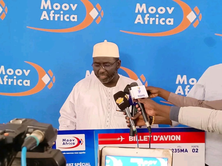 Les gagnants du jeu spécial Quiz CAN 2023 de Moov Africa Tchad reçoivent leurs récompenses Les gagnants du jeu spécial Quiz CAN 2023 de Moov Africa Tchad reçoivent leurs récompenses