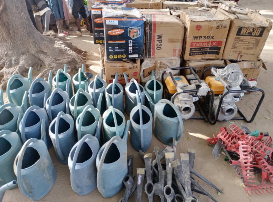 Tchad : l'ANADER offre des kits maraîchers aux groupements agricoles de Ngormondjo Tchad : l'ANADER offre des kits maraîchers aux groupements agricoles de Ngormondjo