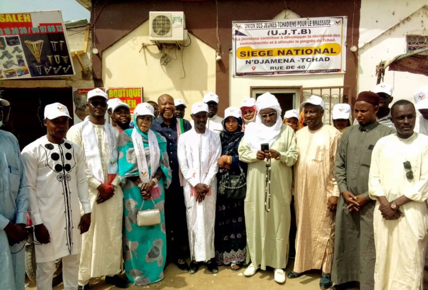 Tchad : UJTB en coopération avec les autorités du conseil national de transition ont célébré une cérémonie de brassage pour la paix au Tchad Tchad : UJTB en coopération avec les autorités du conseil national de transition ont célébré une cérémonie de brassage pour la paix au Tchad