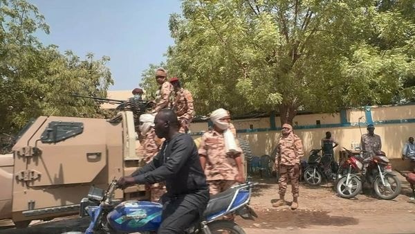 Tchad - La Ville de N'Djaména: Entre confusion et déploiement Militaire ce 29 février Tchad - La Ville de N'Djaména: Entre confusion et déploiement Militaire ce 29 février