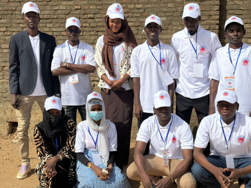 Tchad : à Abéché, les élèves reçoivent des kits scolaires de l'association ARLIA Tchad : à Abéché, les élèves reçoivent des kits scolaires de l'association ARLIA