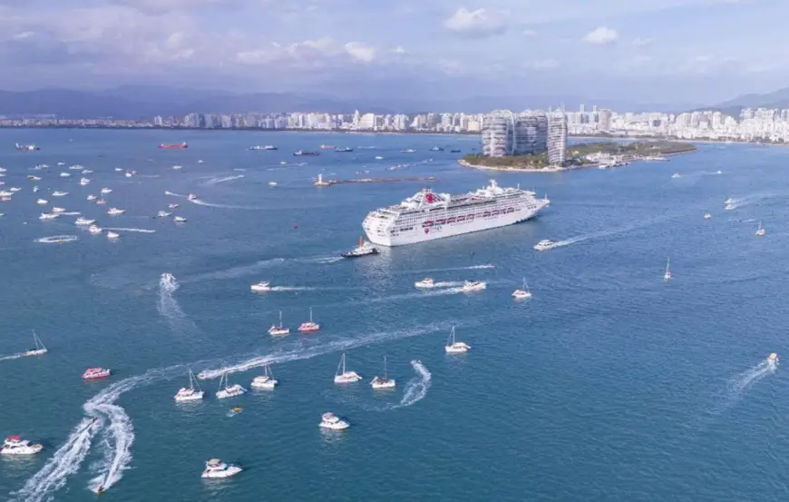 The Dream cruise ship embarks on its maiden voyage from Sanya in south China's Hainan province, Jan. 14, 2024. (Photo by Ye Longbin/People's Daily Online)