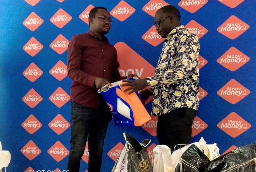 Promo Moov Money spécial Ramadan au Tchad : des kits alimentaires et des tissus Getzner remis aux abonnés Promo Moov Money spécial Ramadan au Tchad : des kits alimentaires et des tissus Getzner remis aux abonnés