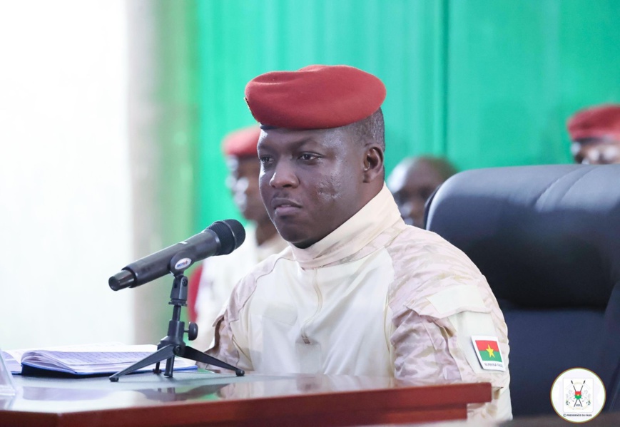 Burkina Faso - Blessés en opération : « Gardez le moral et l’espoir », dixit le Capitaine Ibrahim Traoré Burkina Faso - Blessés en opération : « Gardez le moral et l’espoir », dixit le Capitaine Ibrahim Traoré