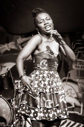 MUSIQUE : Entrevue avec la talentueuse jazz woman Helmie BELLINI MUSIQUE : Entrevue avec la talentueuse jazz woman Helmie BELLINI