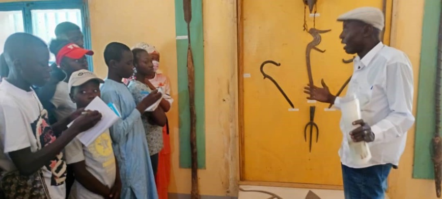Tchad : L’UP stimule l’esprit critique des jeunes de la ville de Sarh à travers une visite au musée provincial Tchad : L’UP stimule l’esprit critique des jeunes de la ville de Sarh à travers une visite au musée provincial