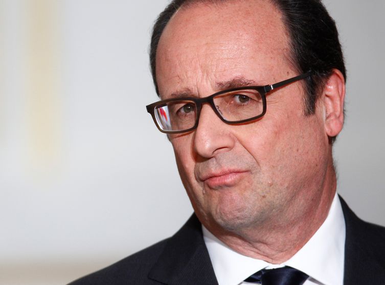 Le Président Hollande s'est entrenu au téléphone avec le Président tchadien Idriss DEBY