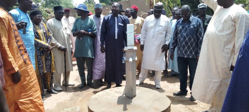 Tchad : forages et annonces de bourses, Boukar Michel renforce son engagement envers la Tandjilé Tchad : forages et annonces de bourses, Boukar Michel renforce son engagement envers la Tandjilé