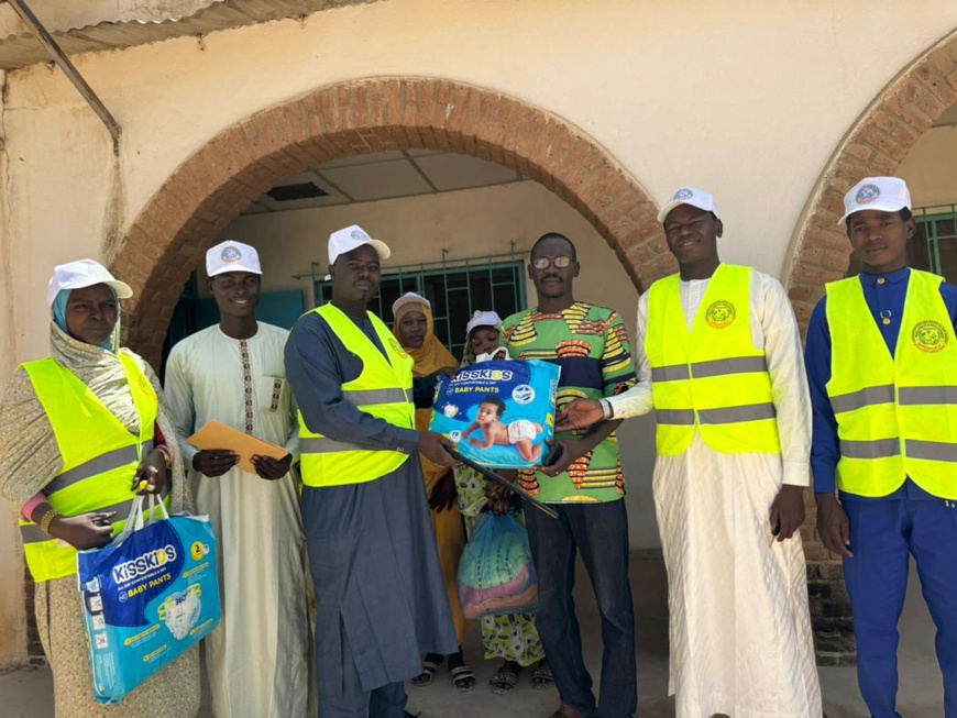Tchad : les enfants abandonnés reçoivent une aide de l'Association Avenir à Abéché Tchad : les enfants abandonnés reçoivent une aide de l'Association Avenir à Abéché