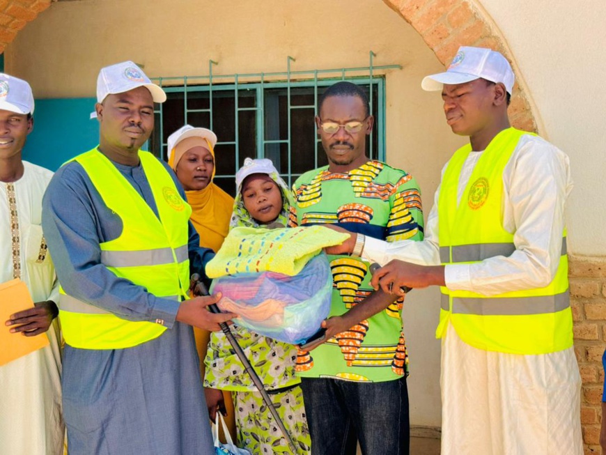 Tchad : les enfants abandonnés reçoivent une aide de l'Association Avenir à Abéché Tchad : les enfants abandonnés reçoivent une aide de l'Association Avenir à Abéché