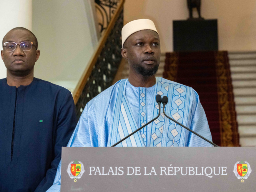 Sénégal : Sur proposition du Premier Ministre, un gouvernement composé de 25 ministres et de 5 secrétaires d'État a été constitué Sénégal : Sur proposition du Premier Ministre, un gouvernement composé de 25 ministres et de 5 secrétaires d'État a été constitué