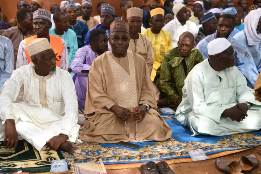 RCA : le président de la République assiste à la grande prière à la Mosquée Atique