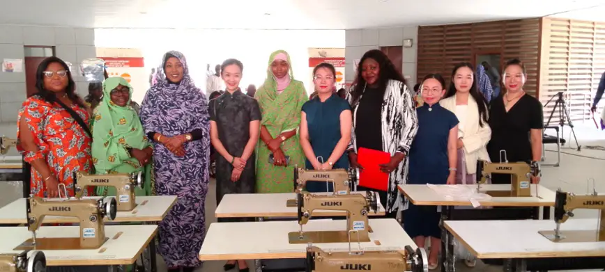 Tchad : l'ambassade de Chine offre 100 machines à coudre à la Maison Nationale de la Femme