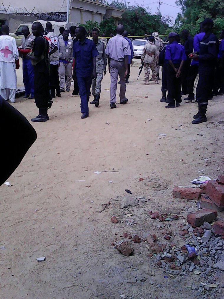Opération anti-terroriste menée par les forces de l'ordre ce matin à N'Djamena, au quartier Diguel. Alwihda Info/D.W.W Opération anti-terroriste menée par les forces de l'ordre ce matin à N'Djamena, au quartier Diguel. Alwihda Info/D.W.W