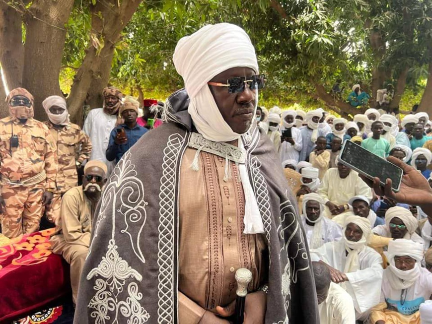Tchad : le sultan du Ouaddaï en campagne pour la paix et le vivre ensemble à Agourbo Tchad : le sultan du Ouaddaï en campagne pour la paix et le vivre ensemble à Agourbo