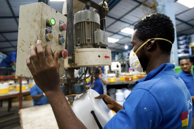 Non, l'Afrique n'est pas que le continent des famines, des guerres tribales et des épidémies ! Entretien avec l'historien Pierre Boilley Non, l'Afrique n'est pas que le continent des famines, des guerres tribales et des épidémies ! Entretien avec l'historien Pierre Boilley
