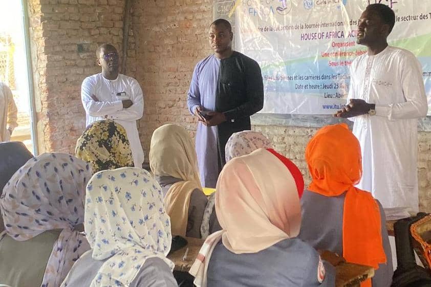 Tchad : la Journée des jeunes filles dans le secteur des TIC célébrée à Abéché