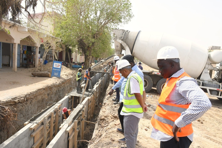 Réhabilitation de l'avenue Doumro et de la rue 10100 à N'Djamena : les travaux progressent malgré le retard initial Réhabilitation de l'avenue Doumro et de la rue 10100 à N'Djamena : les travaux progressent malgré le retard initial