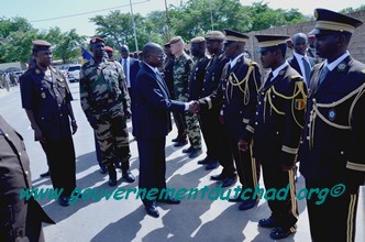 Tchad : "Une guerre sans merci au terrorisme", assure le Premier ministre Tchad : "Une guerre sans merci au terrorisme", assure le Premier ministre