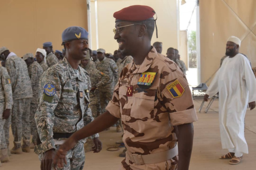 Présidentielle au Tchad : les forces de défense et de sécurité de la province de la province du Ouaddaï sont allées exercer leur devoir civique à Abéché Présidentielle au Tchad : les forces de défense et de sécurité de la province de la province du Ouaddaï sont allées exercer leur devoir civique à Abéché