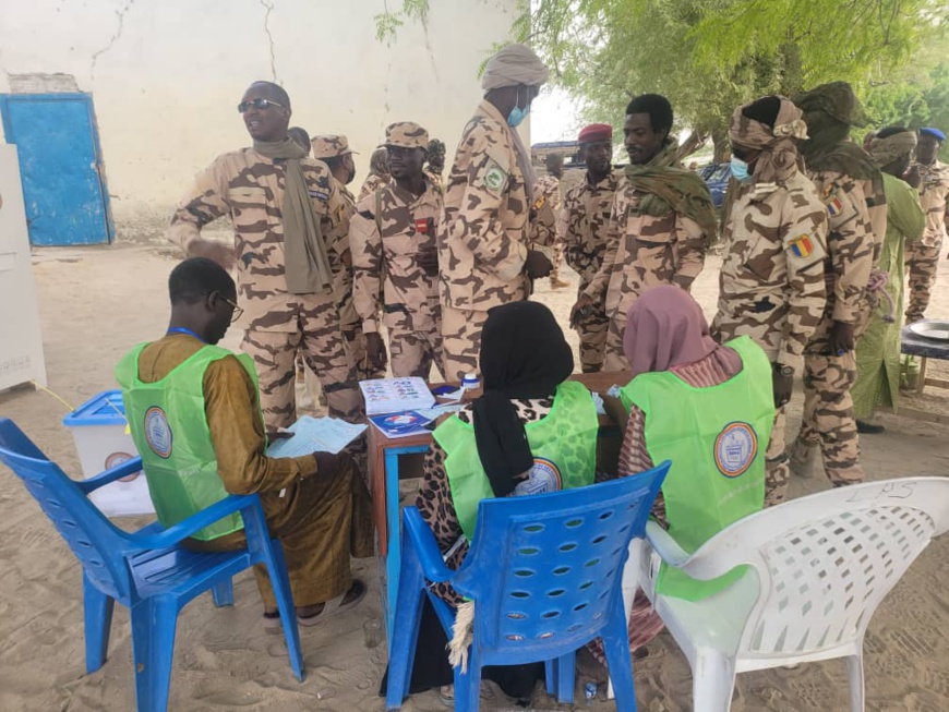 Tchad : les forces de défense et de sécurité accomplissent leur devoir civique dans le calme à Bol